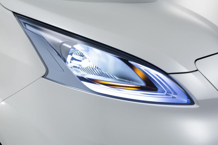  Nissan e-NV200 Zero Emission Concept 2012 года  (фото 4 из 16)